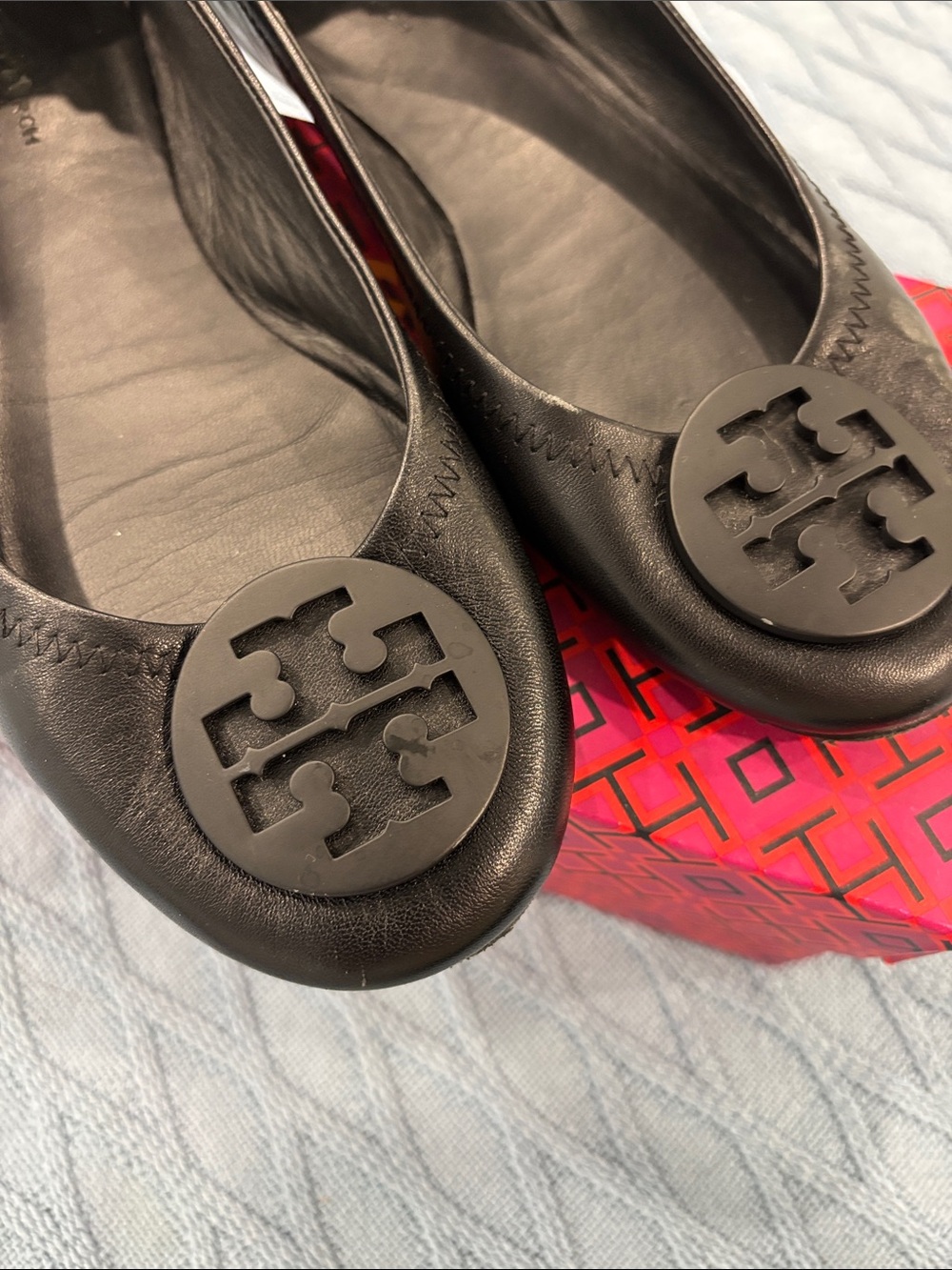 Tory Burch Black Leather Logo Round-Toe Ballet Flats - Picture 7 of 7